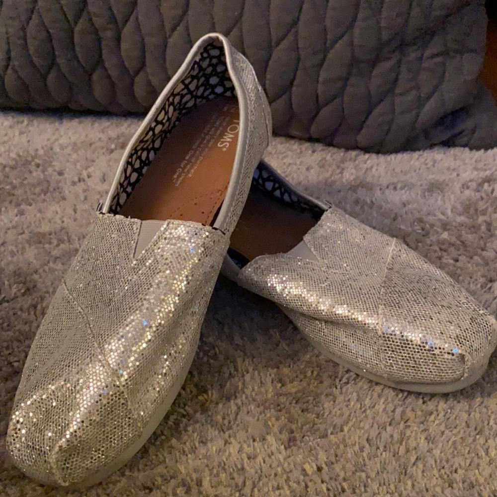 Tom’s Glitter slip ons